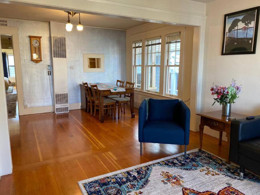 Historic Downtown Riverview Flat, No 3 Астория Экстерьер фото