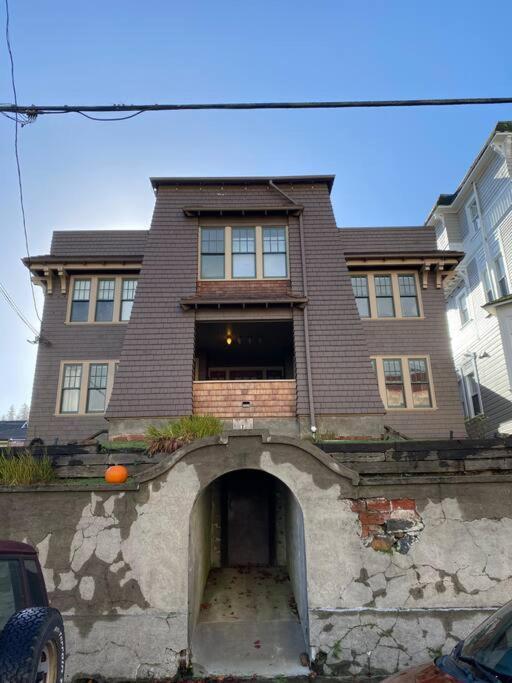 Historic Downtown Riverview Flat, No 3 Астория Экстерьер фото